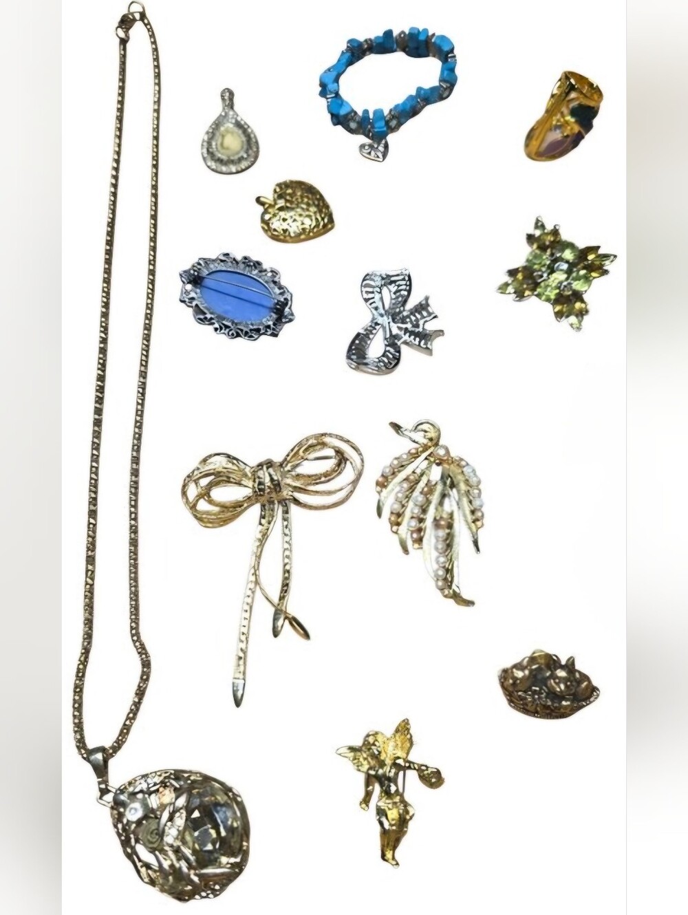 Mixed Jewelery Pieces Some Vintage